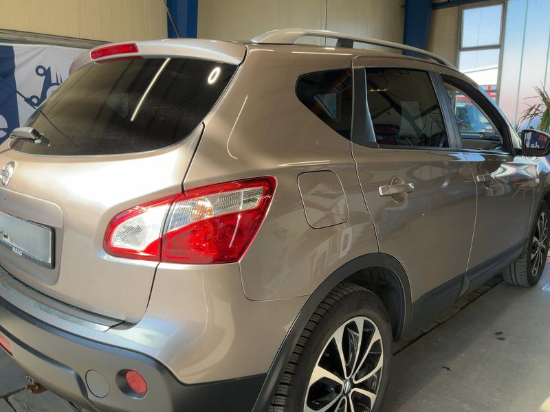 Nissan Qashqai 2.0 Tekna — zdjęcie 6