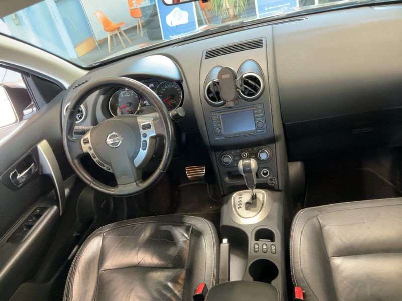 Nissan Qashqai 2.0 Tekna — zdjęcie 12