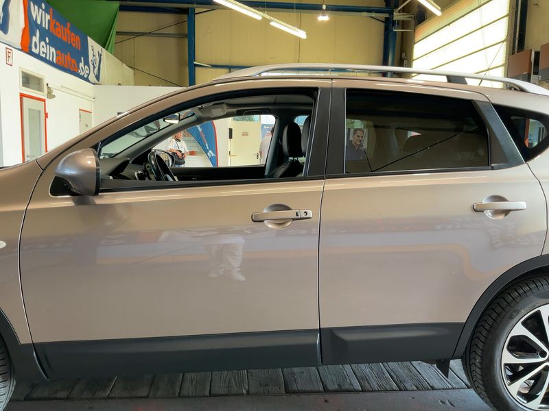 Nissan Qashqai 2.0 Tekna — zdjęcie 4
