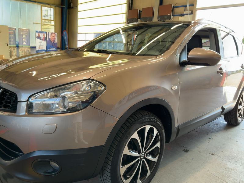 Nissan Qashqai 2.0 Tekna — zdjęcie 2