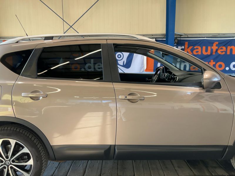 Nissan Qashqai 2.0 Tekna — zdjęcie 7