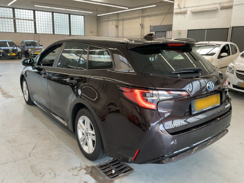 Toyota Corolla 1.8 Hybrid Active Drive — zdjęcie 3