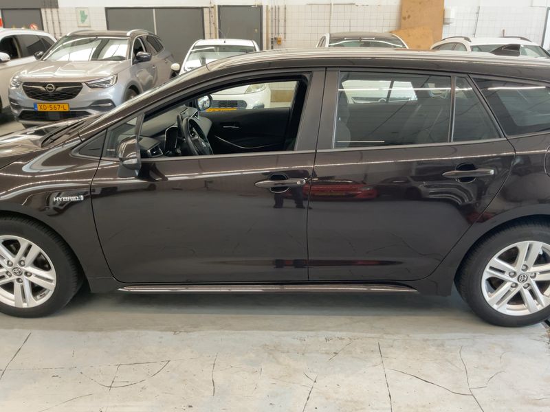Toyota Corolla 1.8 Hybrid Active Drive — zdjęcie 4