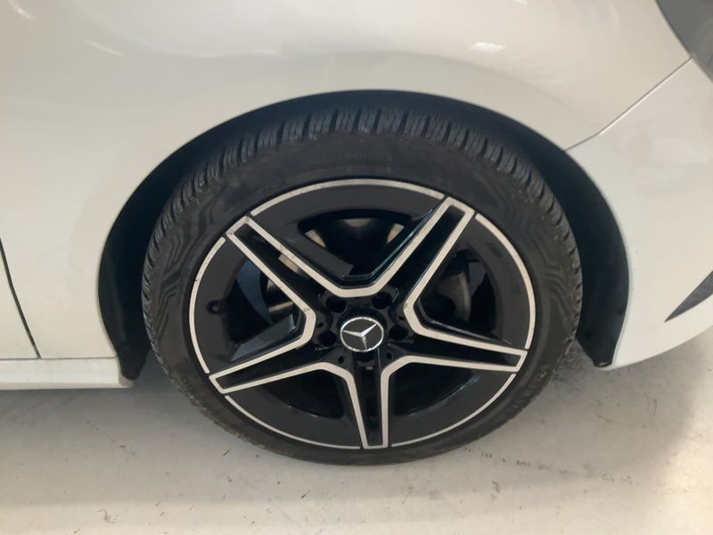 Mercedes-Benz A-Klasse A 200 CDI Urban 2015 – снимка 11