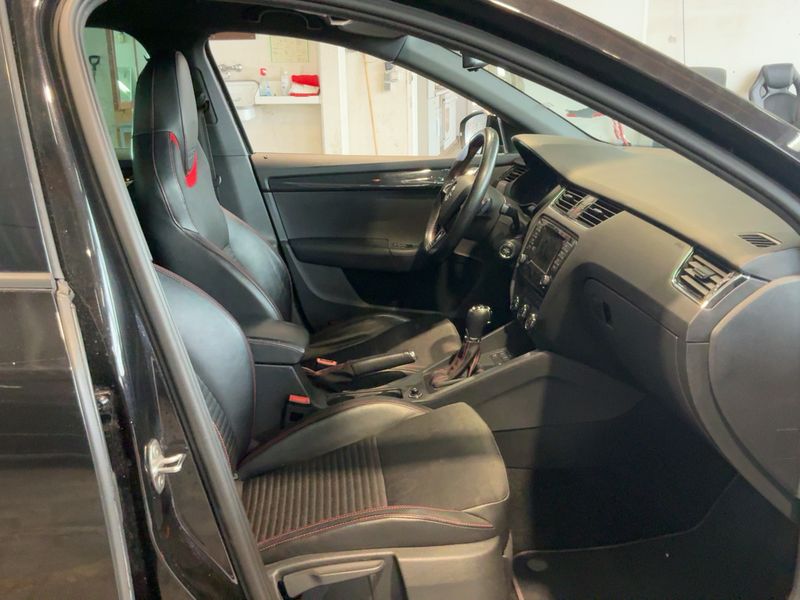 Skoda Octavia 2.0 TDI RS — zdjęcie 11