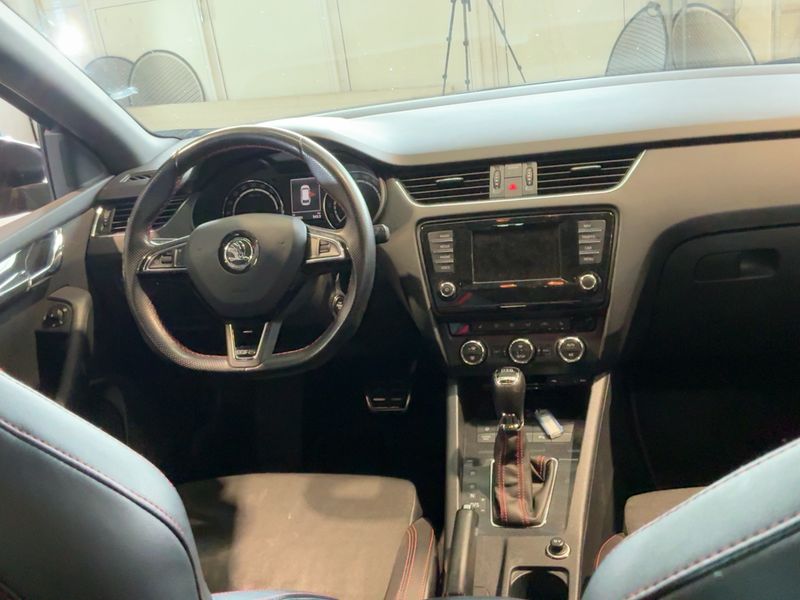 Skoda Octavia 2.0 TDI RS — zdjęcie 12
