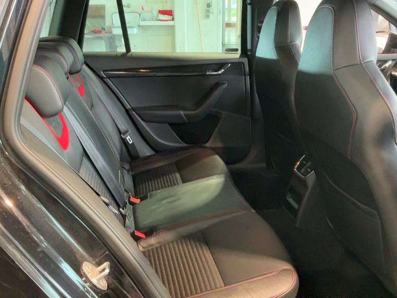 Skoda Octavia 2.0 TDI RS — zdjęcie 14