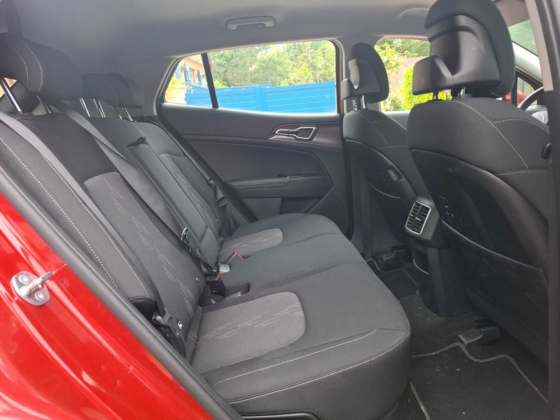 Kia Sportage 1.6 TGDI Hybrid Active — zdjęcie 14
