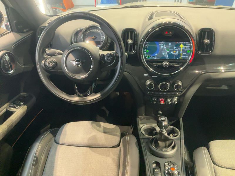 MINI Countryman Cooper — zdjęcie 12
