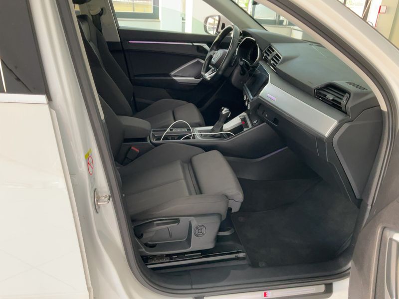 Audi Q3 Sportback 35 TDI S line — zdjęcie 11