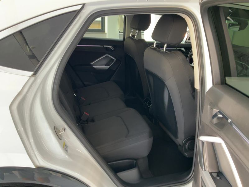 Audi Q3 Sportback 35 TDI S line — zdjęcie 14