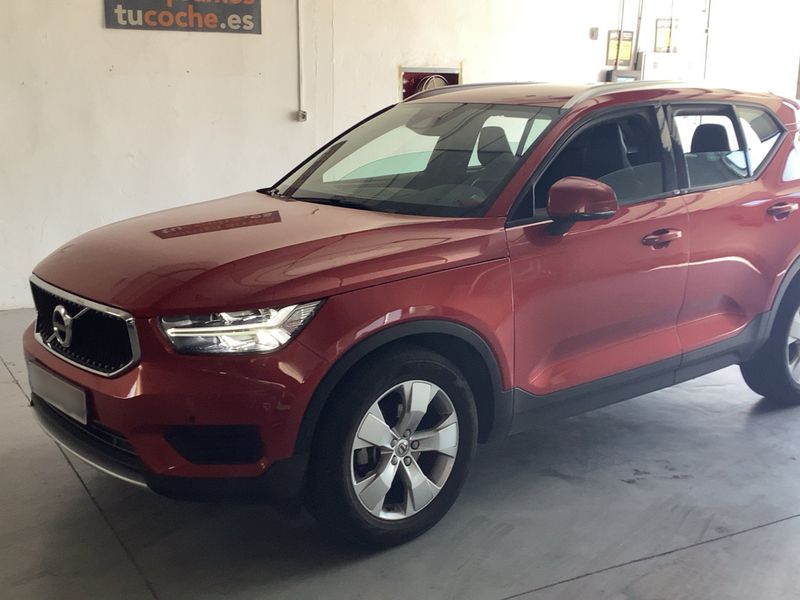 Volvo XC40 2.0 D3 Momentum 2WD — zdjęcie 2