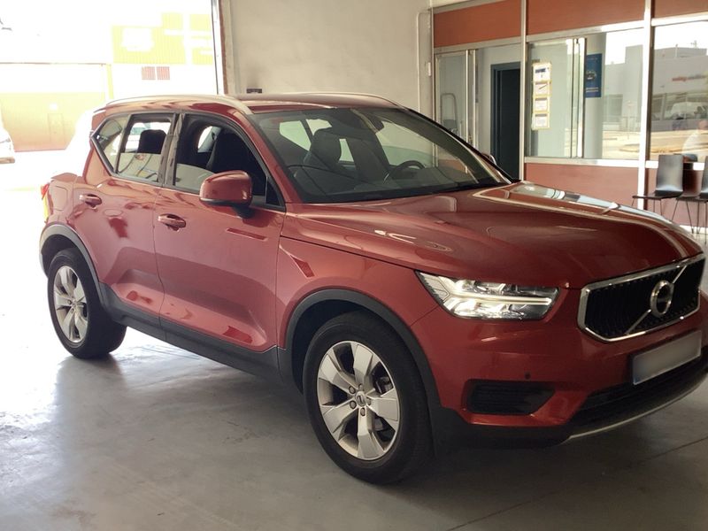 Volvo XC40 2.0 D3 Momentum 2WD — zdjęcie 8