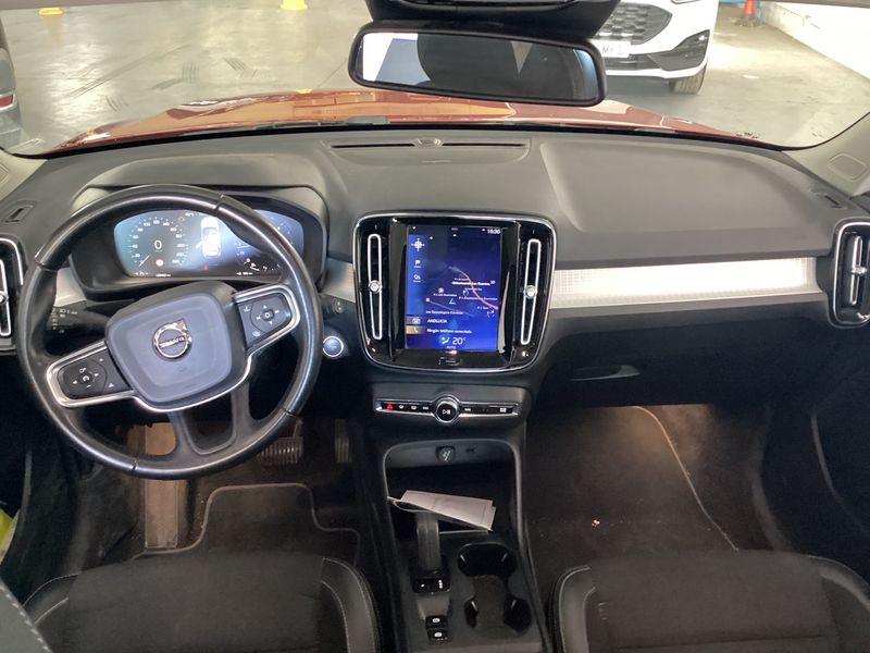 Volvo XC40 2.0 D3 Momentum 2WD — zdjęcie 12