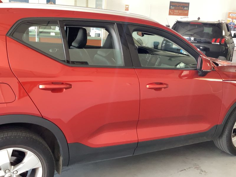Volvo XC40 2.0 D3 Momentum 2WD — zdjęcie 7