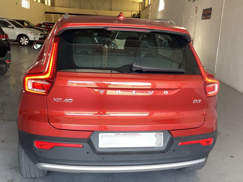Volvo XC40 2.0 D3 Momentum 2WD — zdjęcie 5