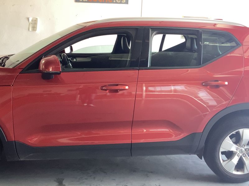 Volvo XC40 2.0 D3 Momentum 2WD — zdjęcie 4