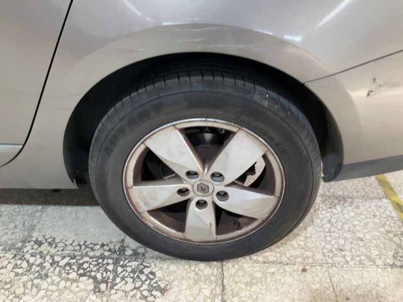 Renault Fluence 1.5 dCi Dynamique 2010 – снимка 5