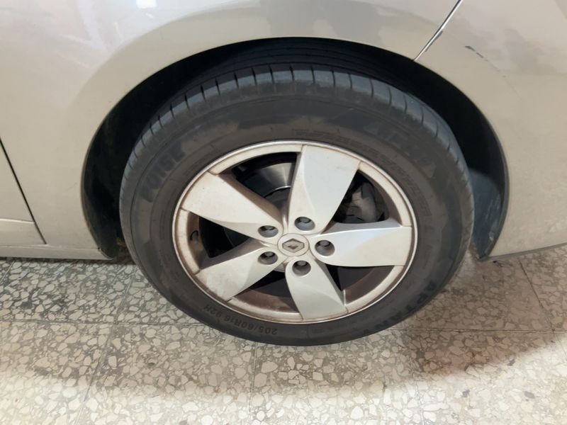 Renault Fluence 1.5 dCi Dynamique 2010 – снимка 11