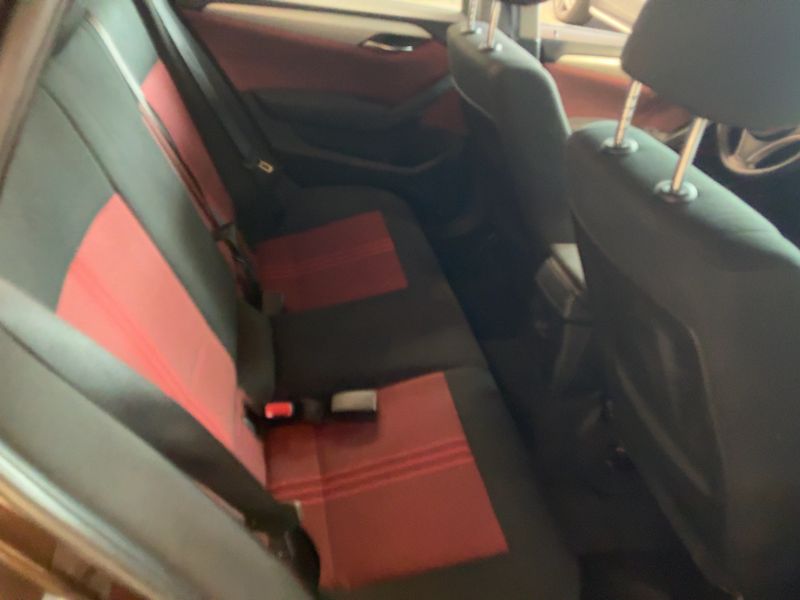 BMW X1 xDrive 18d 2011 – снимка 19