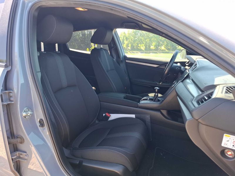 Honda Civic 1.0 VTEC Executive — zdjęcie 10