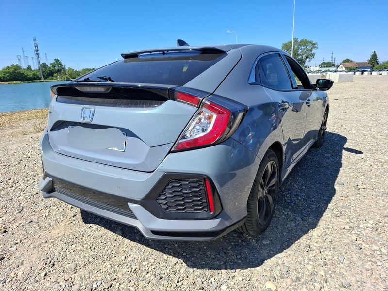 Honda Civic 1.0 VTEC Executive — zdjęcie 5