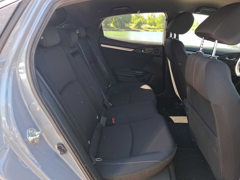 Honda Civic 1.0 VTEC Executive — zdjęcie 14