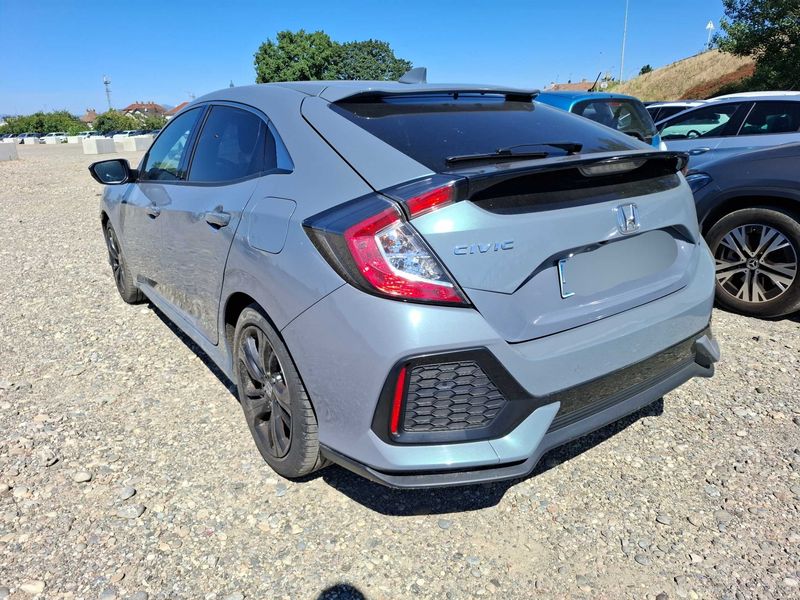 Honda Civic 1.0 VTEC Executive — zdjęcie 3