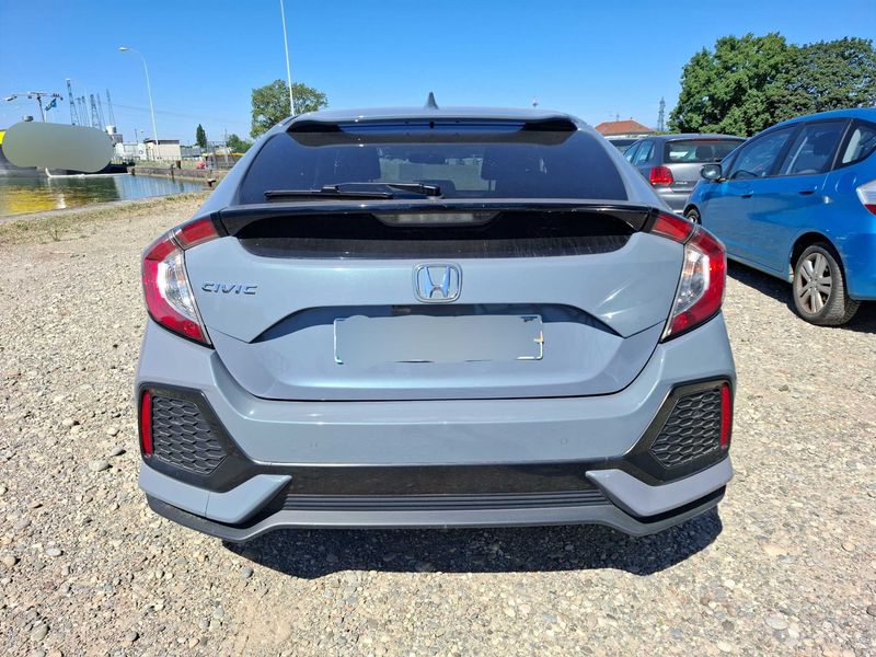 Honda Civic 1.0 VTEC Executive — zdjęcie 4
