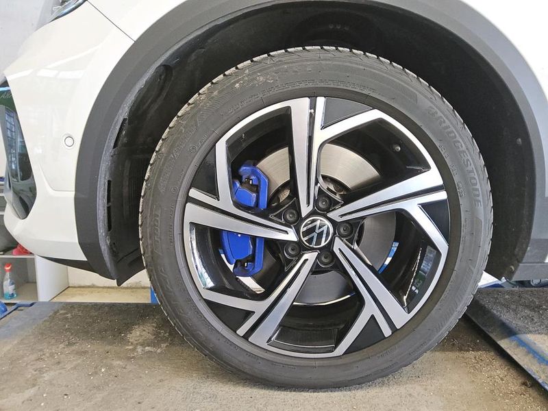 Volkswagen T-Roc 2.0 TSI R 4Motion — zdjęcie 24