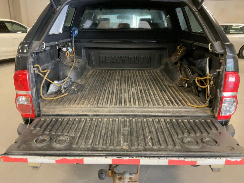 Toyota Hilux 3.0 Turbodiesel Double Cab Life 4x4 — zdjęcie 10
