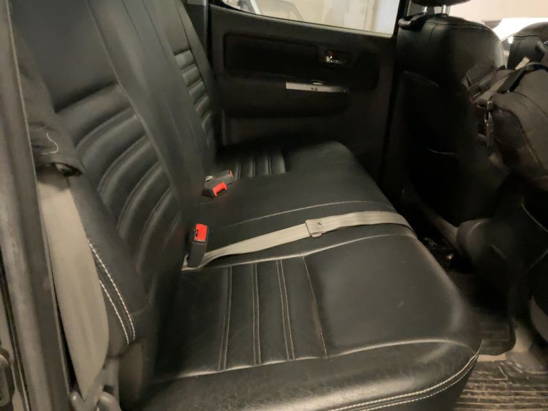 Toyota Hilux 3.0 Turbodiesel Double Cab Life 4x4 — zdjęcie 14