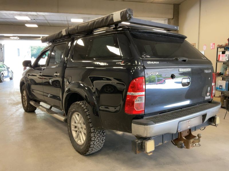 Toyota Hilux 3.0 Turbodiesel Double Cab Life 4x4 — zdjęcie 3