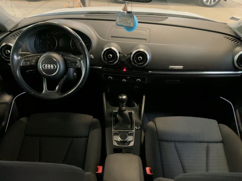 Audi A3 Limousine 1.6 TDI Sport — zdjęcie 12