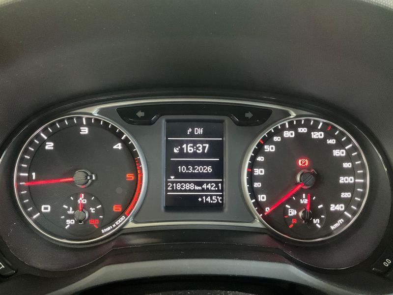 Audi A1 1.6 TDI Ambition — zdjęcie 13