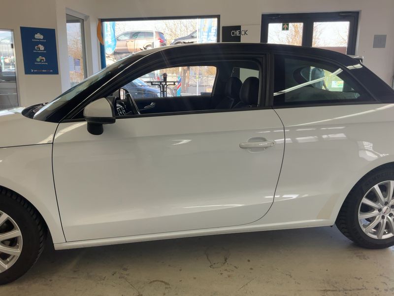 Audi A1 1.6 TDI Ambition — zdjęcie 4