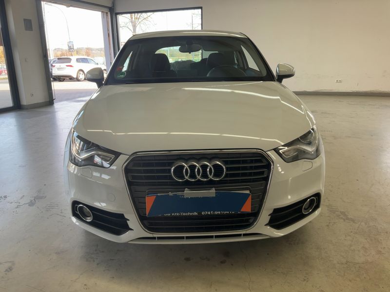 Audi A1 1.6 TDI Ambition — zdjęcie 9