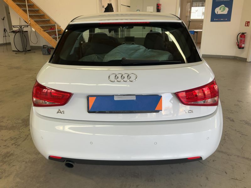 Audi A1 1.6 TDI Ambition — zdjęcie 5