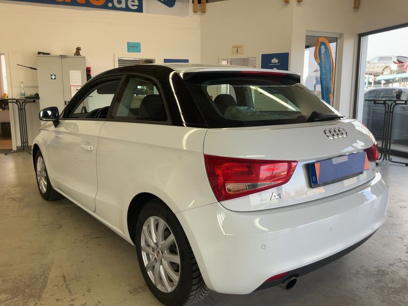 Audi A1 1.6 TDI Ambition — zdjęcie 3