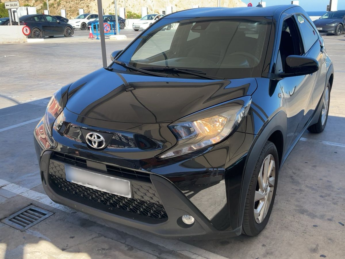 Toyota Aygo 2024 — photo 1