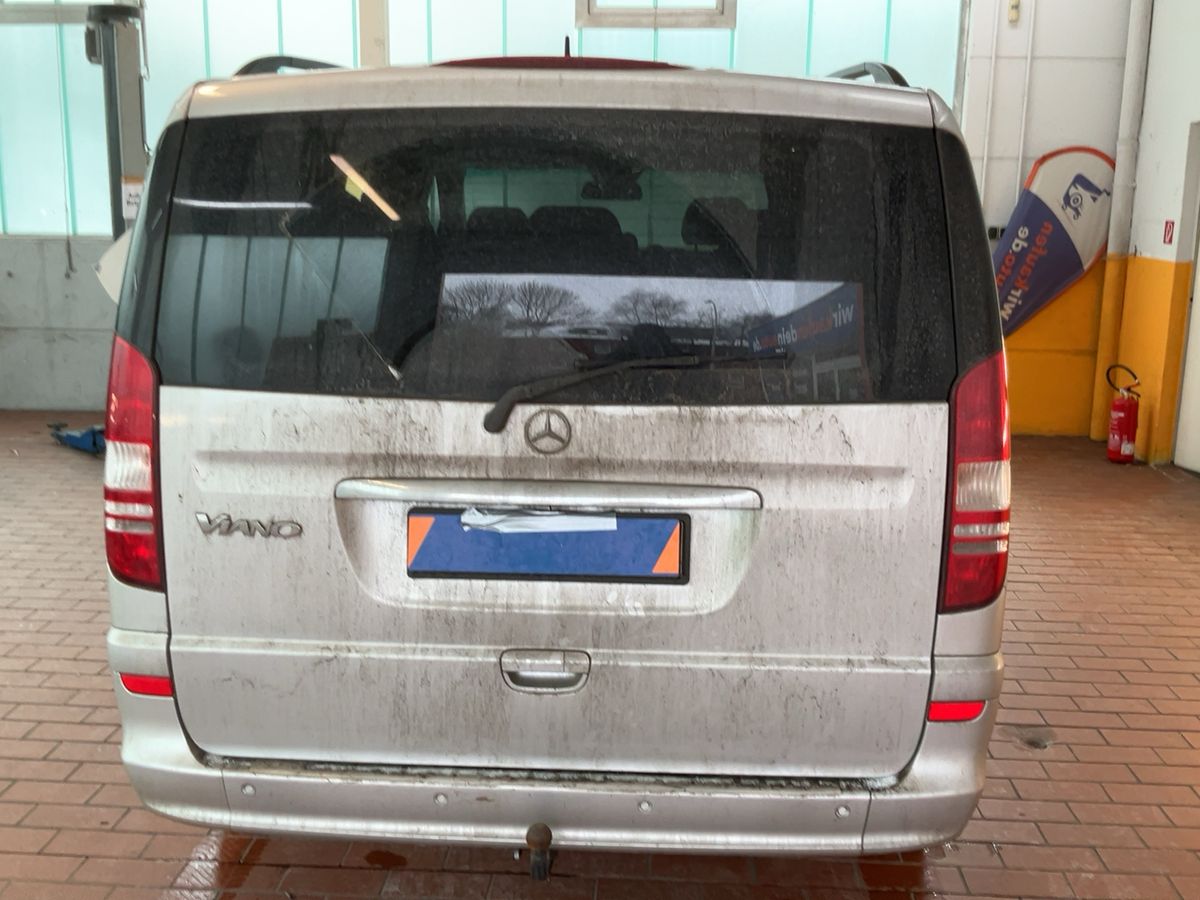 Mercedes-Benz Viano 2013 — photo 8