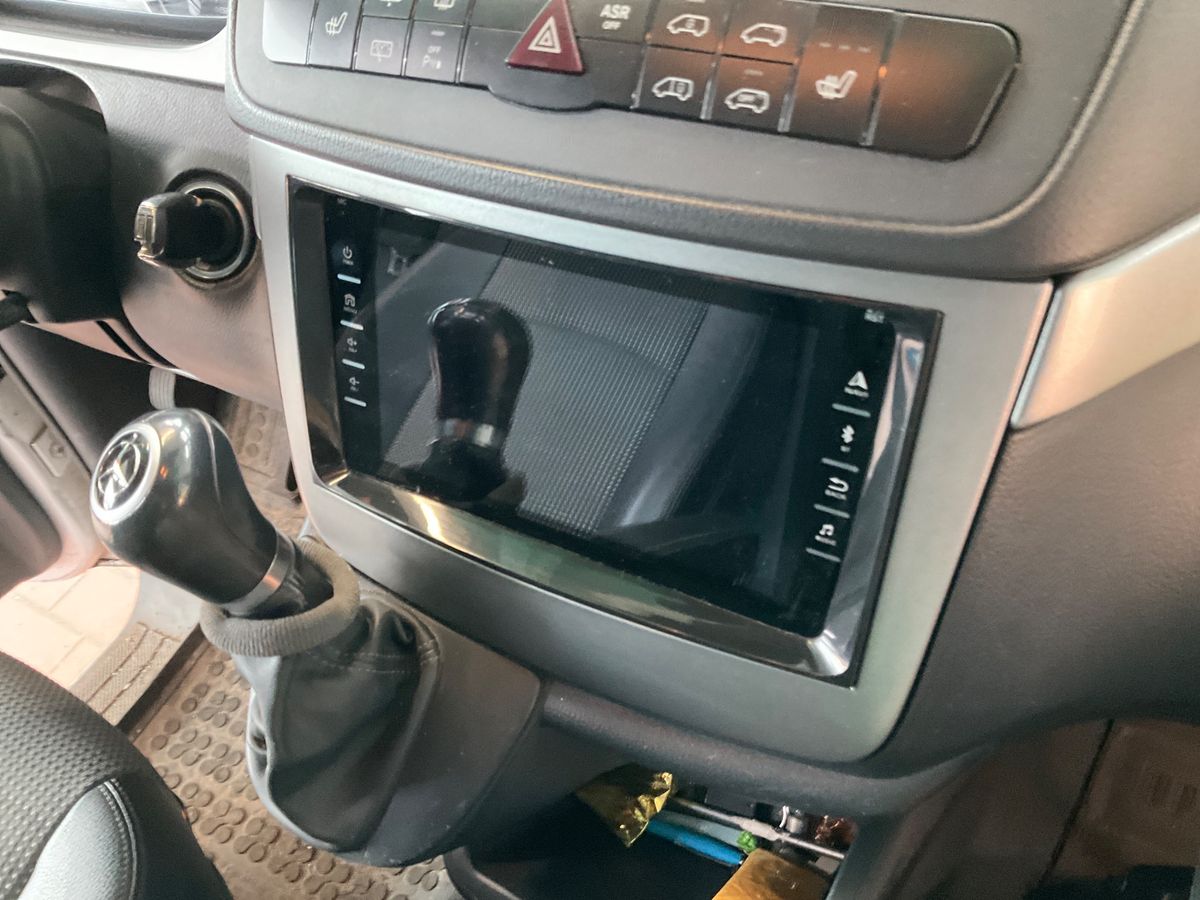 Mercedes-Benz Viano 2013 — photo 23