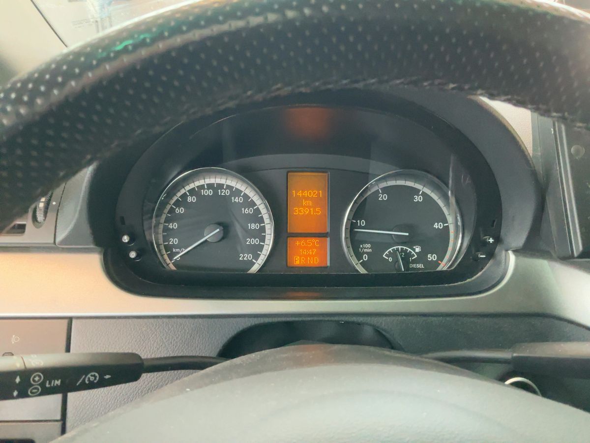 Mercedes-Benz Viano 2013 — photo 19