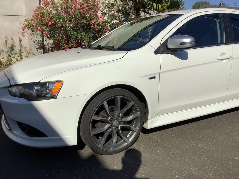 Mitsubishi Lancer 1.6 Diamant Edition — zdjęcie 2