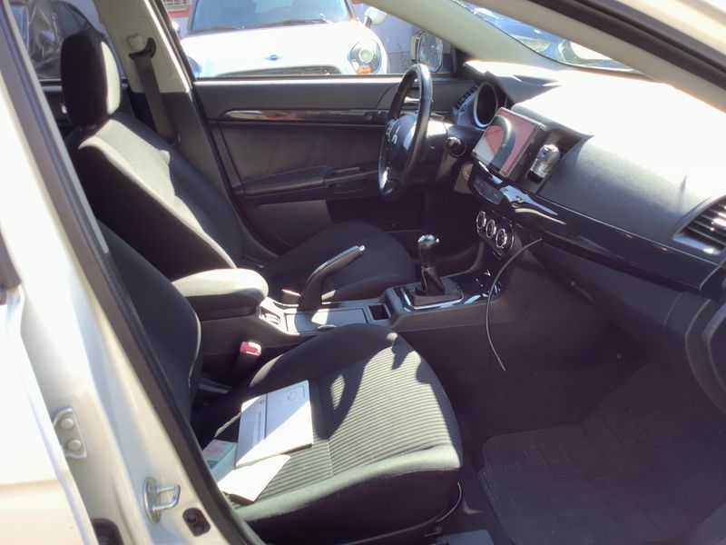 Mitsubishi Lancer 1.6 Diamant Edition — zdjęcie 11