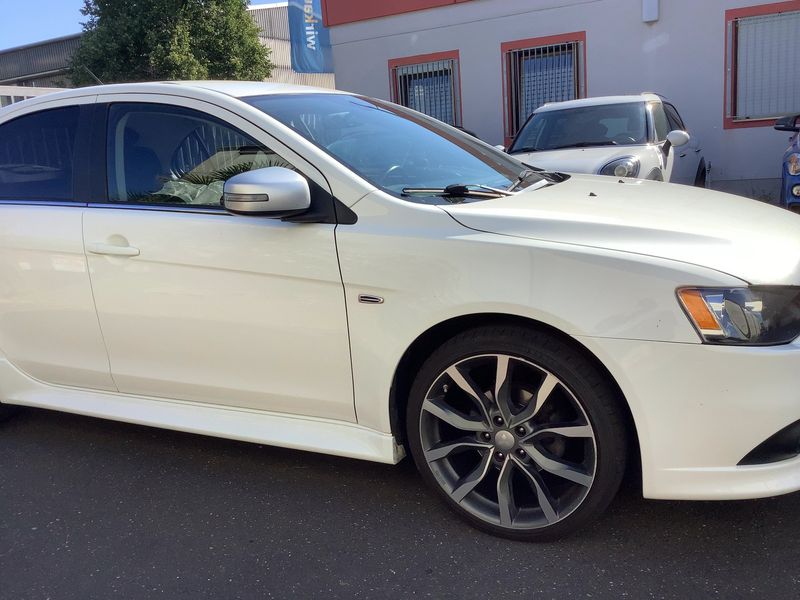 Mitsubishi Lancer 1.6 Diamant Edition — zdjęcie 8