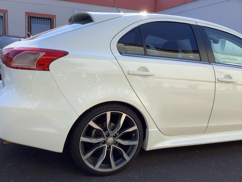 Mitsubishi Lancer 1.6 Diamant Edition — zdjęcie 6