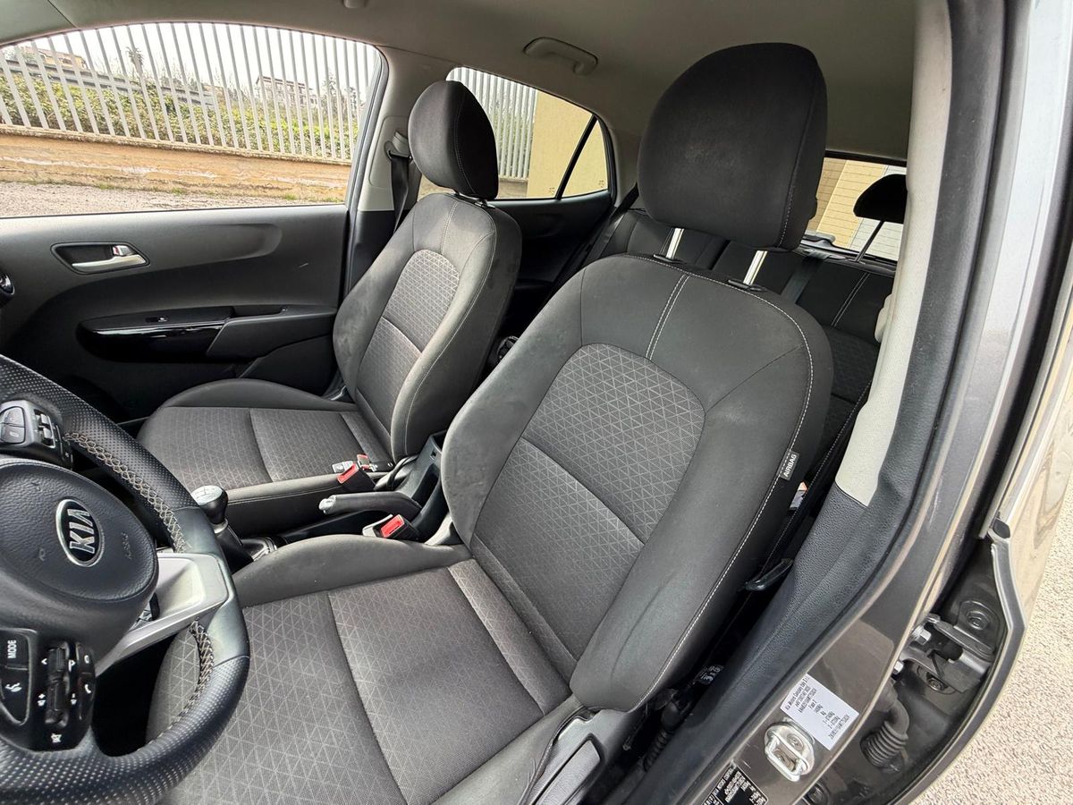 Kia Picanto 2021 — photo 11