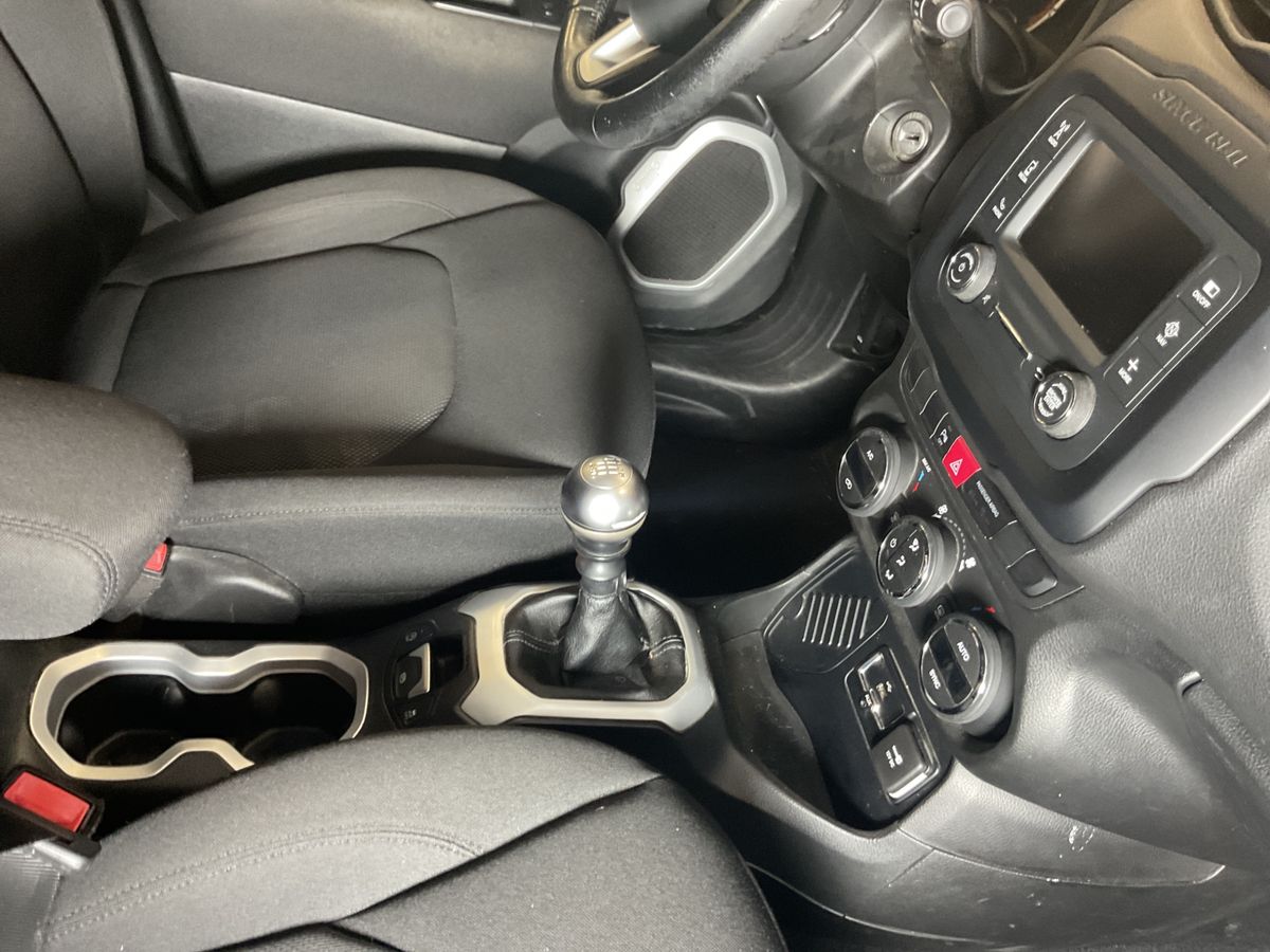 Jeep Renegade 2014 — photo 35