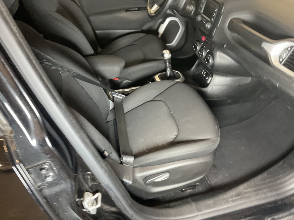 Jeep Renegade 2014 — photo 38